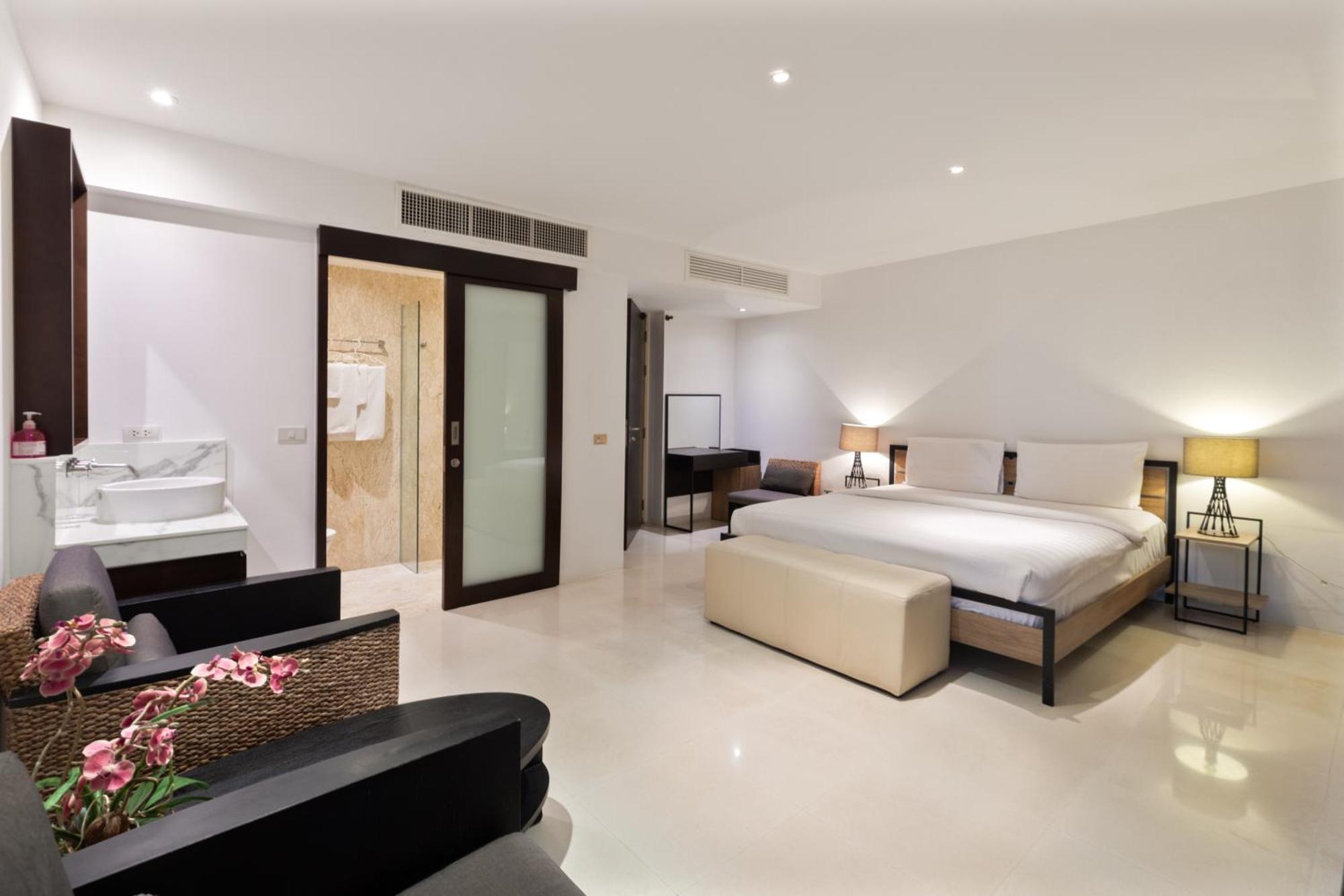 Surin Heights Villa Room photo