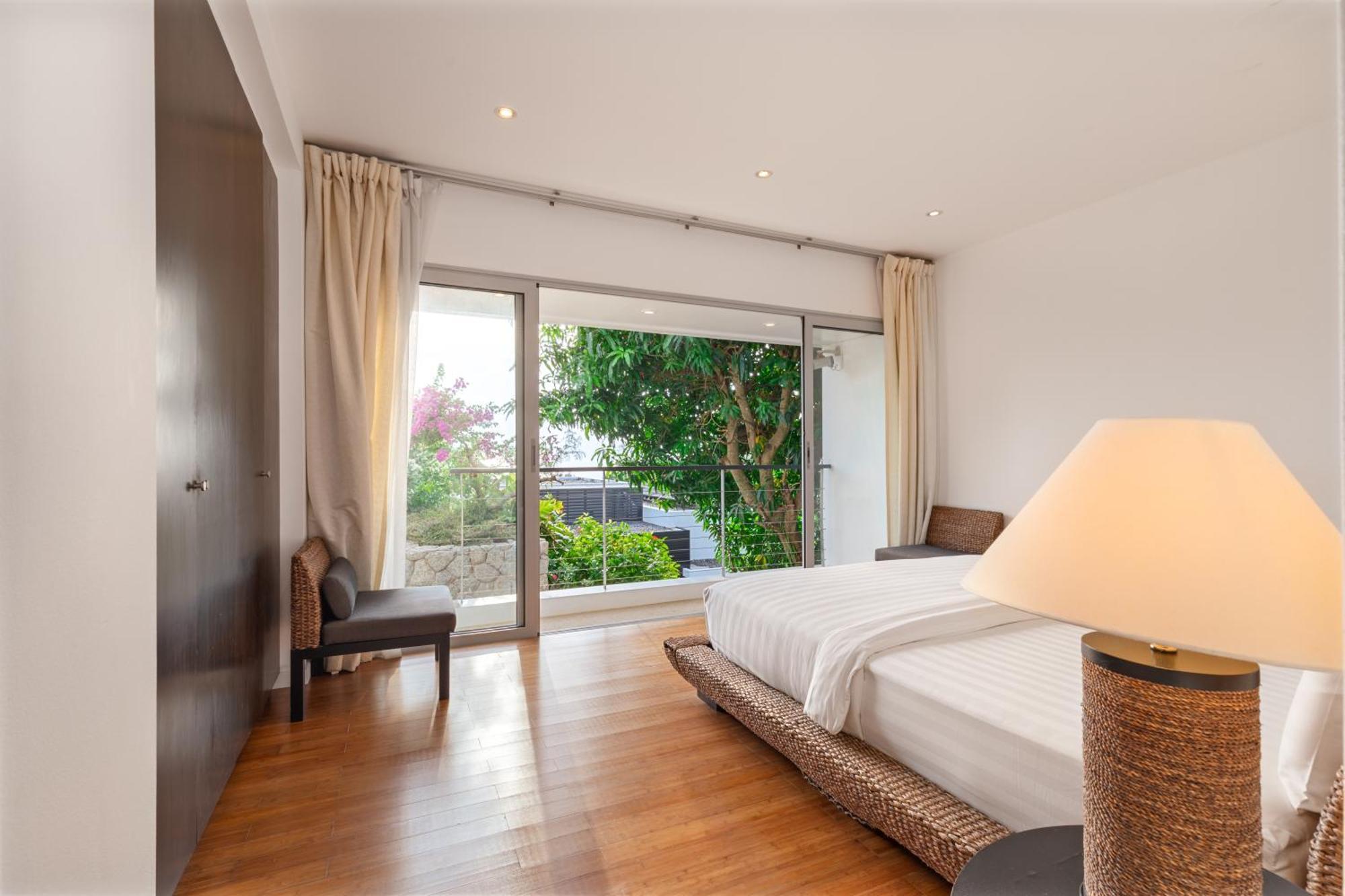 Surin Heights Villa Room photo