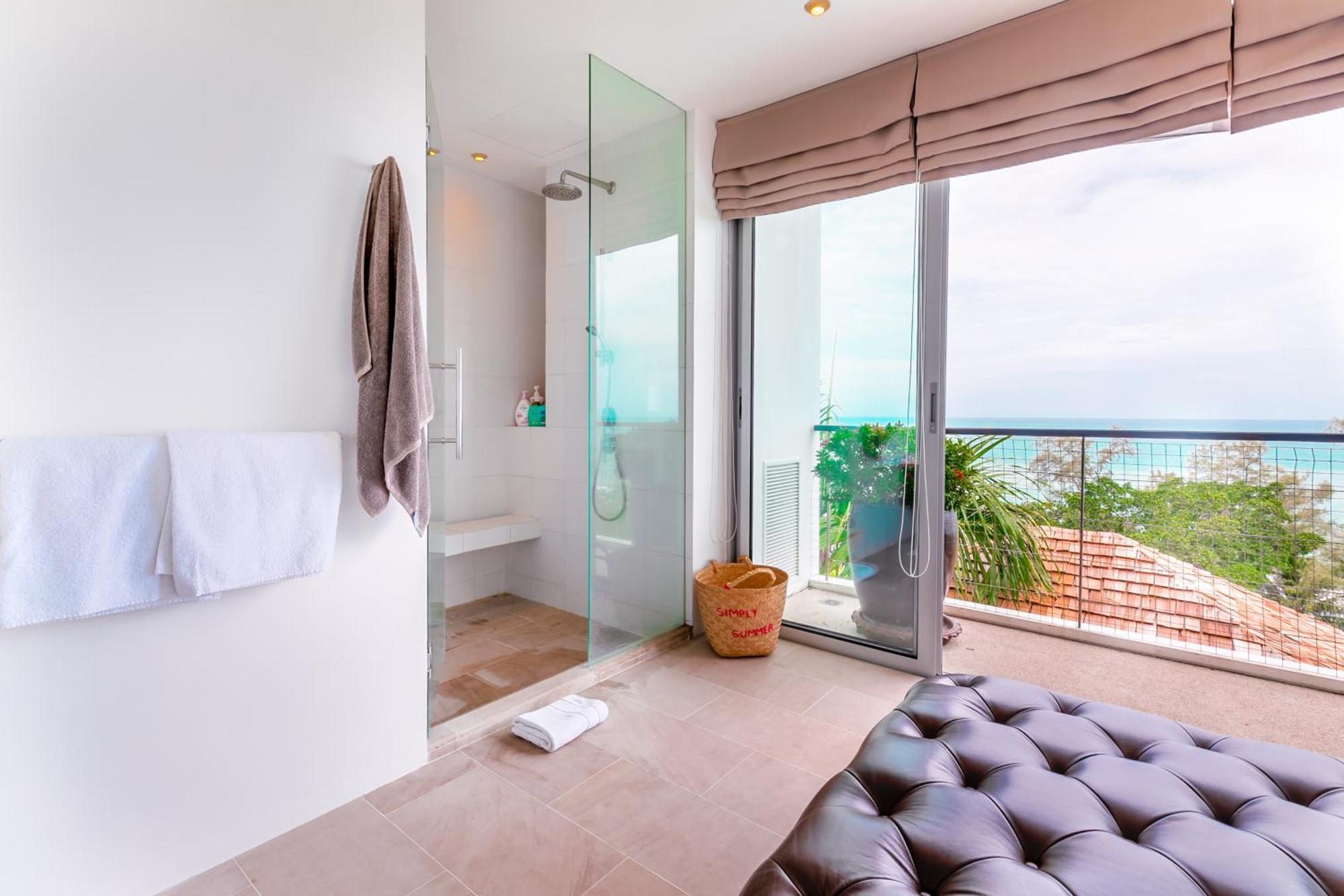Surin Heights Villa Room photo